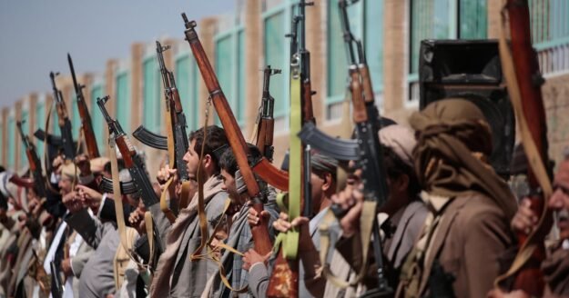U.S. ramps up warnings to Americans in Middle East after deadly Houthi strikes