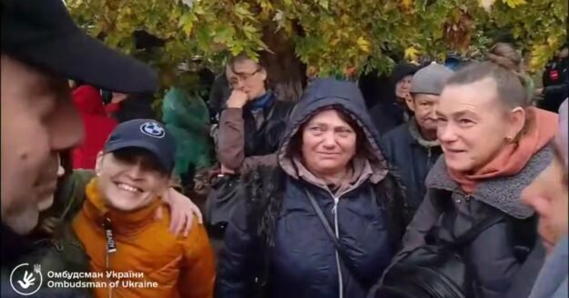 Residents evacuated from Russian-occupied Oleshky during U.S.-brokered ceasefire