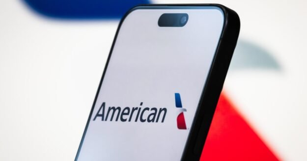 American Airlines will let travelers mix cash and miles to pay for flights