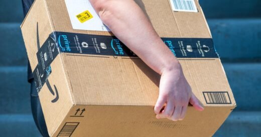 Amazon says it will hire 300,000 workers for seasonal jobs this year