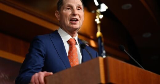 As AI layoff fears mount, lawmakers weigh a bigger safety net for workers