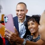 Rep. Hakeem Jeffries says Democrats are “on the verge of taking back control” as he visits 2 key House battlegrounds