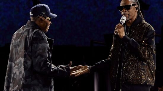 See Jay-Z Bring Out Snoop Dogg and Dr. Dre at Los Angeles Show